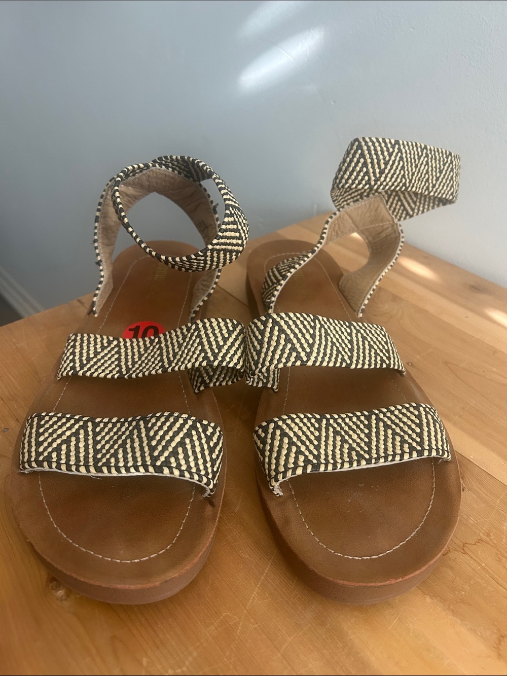Cushionaire, Woman’s Size 10 Woven Black and Tan pull on Ankle Strap Sandals